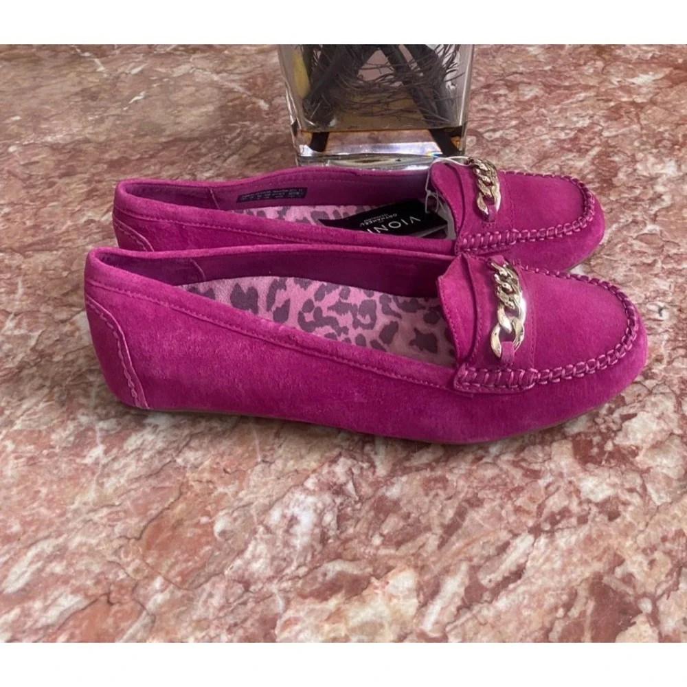New Vionic Mesa Women's Magenta Berry Suede‎ Gold Chain Loafers Size 11,  $130